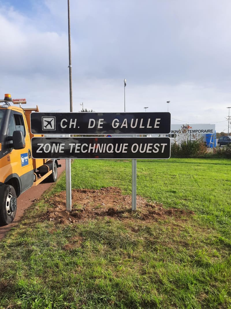 Pose de panneaux CDG